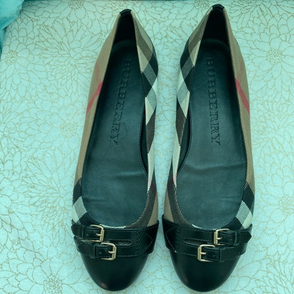 Authentic Burberry Ballet Flats - Picture 2 of 9
